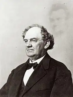 Phineas Taylor Barnum si najal Abrahama Bogarduse, aby si nechal zhotovit u fotografa Williama Mumlera snímek Barnuma s duchem Abrahama Lincolna. Tento snímek byl pak u soudu hlavním důkazem, jak je snadné vyfotografovat ducha, a že Mumler je podvodník.