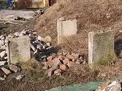 Obnova náhrobků na židovském hřbitově