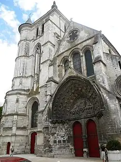 Průčelí kostela svatého Štěpána