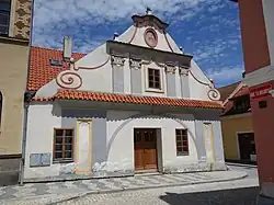 Bechyně - dům čp. 18 na náměstí.jpg