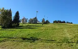 Východní svah se sjezdovkou Malinovka