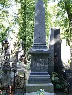 Celkový pohled na hrob