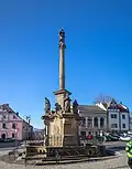 Benešov nad Ploučnicí náměstí Míru sloup 2.jpg