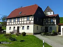 Památkově chráněný dům s hrázděným patrem v Goßdorfu