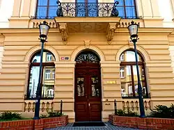 Duslova vila – detail vchodu