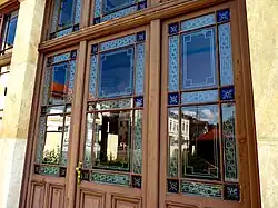 Duslova vila – detail vchodových dveří