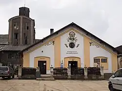 vchod do restaurace v areálu pivovaru