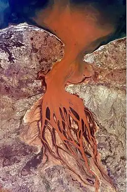 Ústí řeky na satelitním snímku