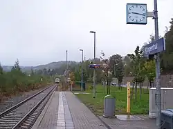 Pohled z nástupiště po demolici výpravní budovy (2016)