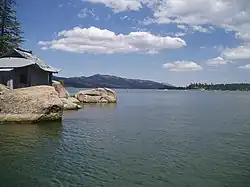 Pohled na Big Bear Lake