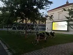 Letní kino, provozované v Gayerových kasárnách