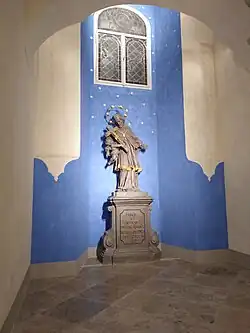Socha sv. Jana Nepomuckého v interiéru biskupství