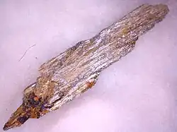 Krystaly bismoklitu na bismutinitu