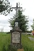 Kříž rodiny Hamříkovy na okraji obce