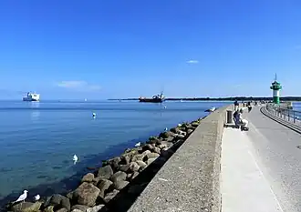 Pohled na severní přístavní hráz a na Lübeckou zátoku