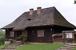 Fara v areálu kostela Všech svatých