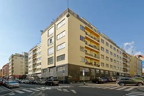 Nároží ulic Františka Křížka a Heřmanovy, 2021.