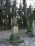 Kříž u poutního kostela