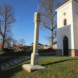 Boží muka u kaple v Kojčicích (Q37424012) 01.jpg