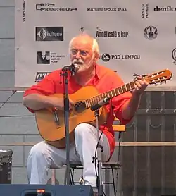 Bohdan Mikolášek při vystoupení na festivalu Živá ulice 2018 v Plzni.