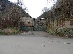 vjezd do areálu dynamitky