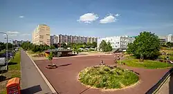 Bohnice, kulturní dům Krakov a typické panelové domy