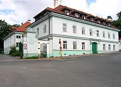 Hospic, původně hostinec ve Starých Bohnicích v Praze 8