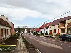 Náves s kaplí svaté Alžběty