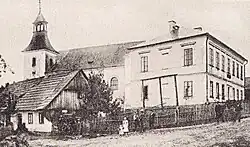 Kostel sv. Martina a škola v Bohuslavi na počátku 20. století