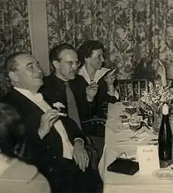 Carl F. W. Borgward (vlevo) a Hubert M. Meingast (druhý zleva) kolem roku 1950