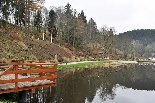 Korunní rybník s vyhlídkou