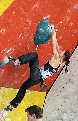 Mina Markovič v semifinále SP 2010 v boulderingu ve Vídni