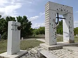 Celkový pohled na památník