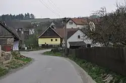 pohled při příjezdu od Prosetína