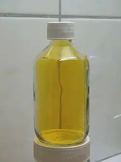 Láhev s plynným chloridem bromným