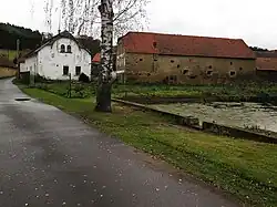 Bražná, sýpka u čp.6.jpg