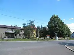 Náves s kulturním domem a hasičskou zbrojnicí