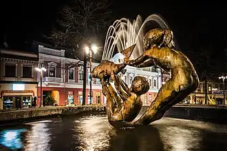 Fontána ve středu města.