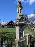 Brdo (u Staré Paky) - socha Panny Marie u čp. 31 (stav březen 2023) (4).jpg