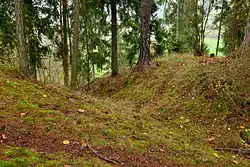 Příkop mezi plošinami jádra