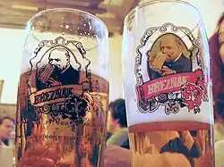 Pivo ve sklenicích se značkou pivovaru Březňák