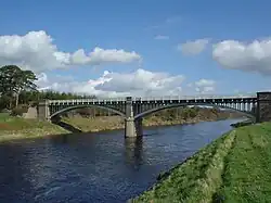 most přes řeku v Drumoaku