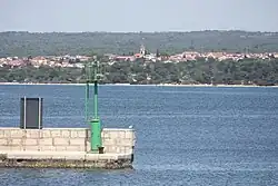 Pohled na Peroj ze souostroví Brijuni