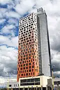 Pohled na AZ Tower z Pražákovy ulice