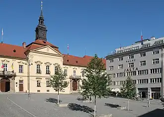 Dominikánské náměstí s budovou Nové radnice a palácem Jalta (2022)