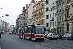 Tramvaj projíždějící po Lidické