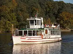 Loď Praha u zastávky Rokle v roce 2010