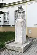 Busta J. A. Komenského před školou