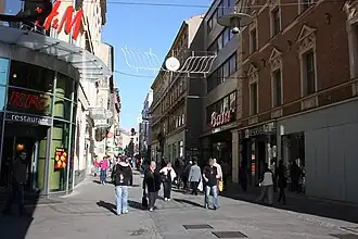 Průhled Českou ulicí směrem od náměstí Svobody