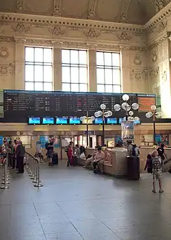 Brno hlavní nádraží - ještě s tabulemi od firmy Solari di Udine